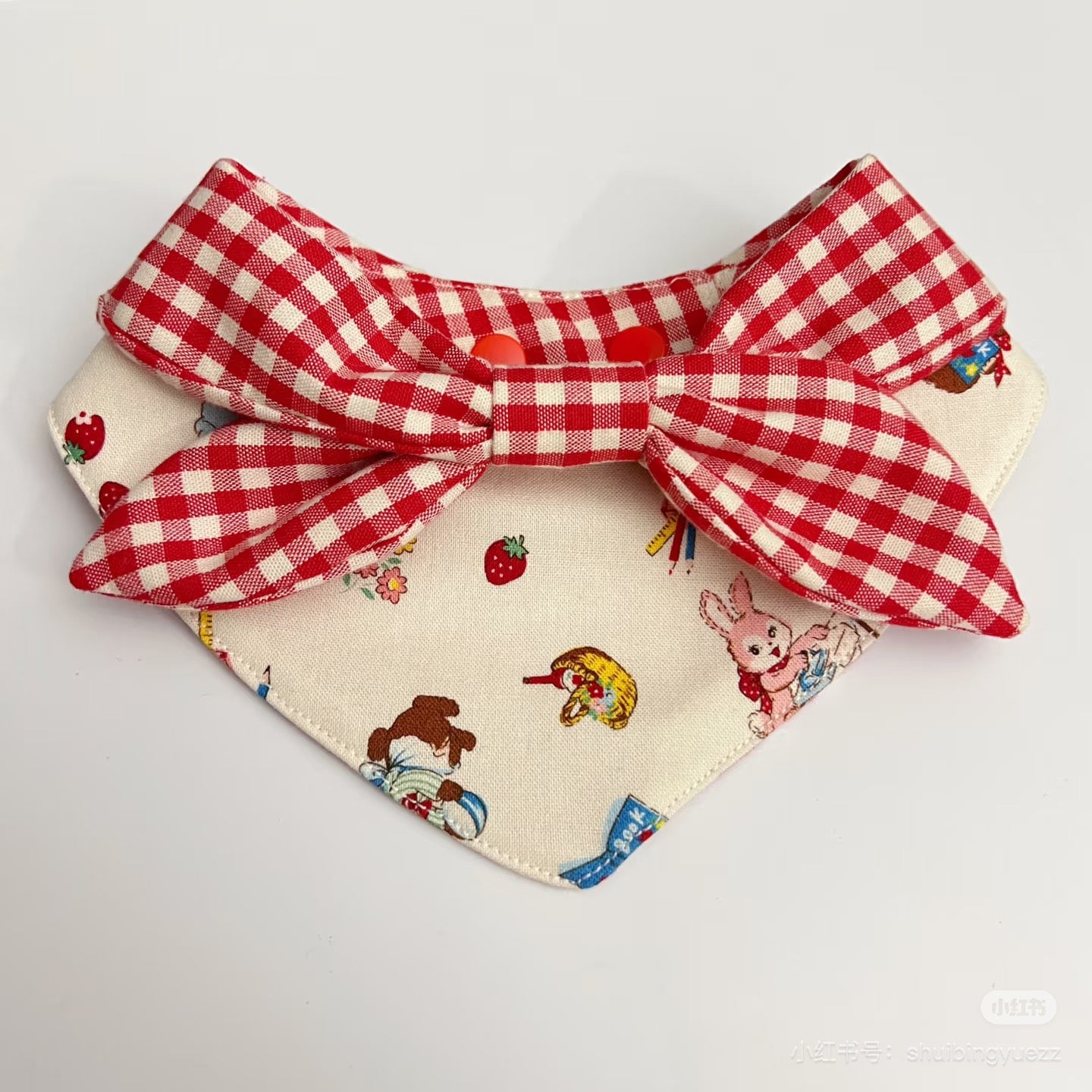 【夏セール☘️♪12%OFF】 赤い格子縞バンダナ・ネクレススタイ 4サイズ 猫スタイ ペットスタイ 犬用スタイ 猫用スタイ よだれかけ ビブ