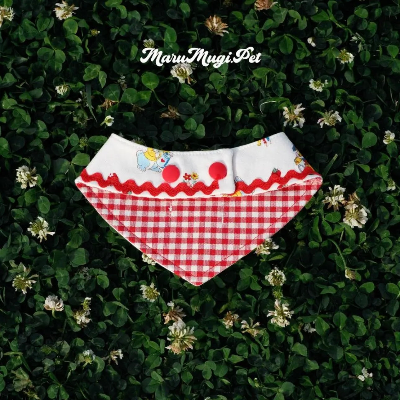 【夏セール☘️♪12％OFF】赤い格子縞バンダナ･ネクレススタイ　４サイズ　猫スタイ　ペットスタイ　犬用スタイ　猫用スタイ  よだれかけ　ビブ