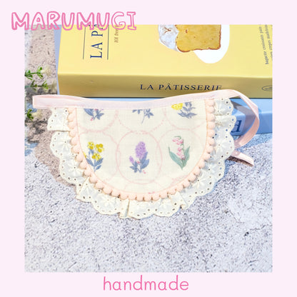 【夏🍀セール♪12％OFF】白地小花柄 犬猫用ビブ♡わんちゃんねこちゃんバンダナ｜犬猫用バンダナ｜犬猫スタイ｜よだれかけ　