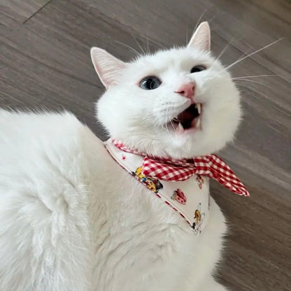 【夏セール☘️♪12％OFF】 赤い格子縞バンダナ･ネクレススタイ　４サイズ　猫スタイ　ペットスタイ　犬用スタイ　猫用スタイ  よだれかけ　ビブ